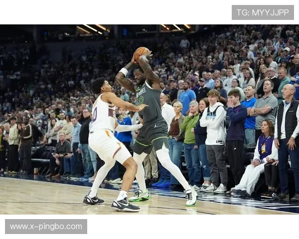 爱德华兹无球跑动增多，得分爆发力改变森林狼进攻结构