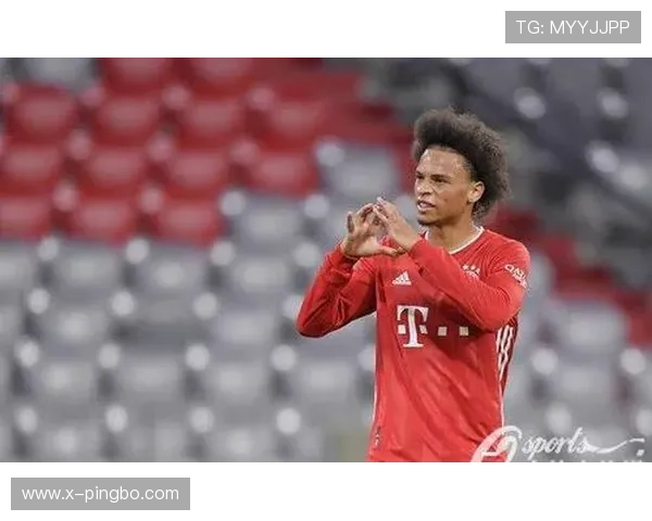 撕开对方后防线莱万本赛季较上赛季回归高效终结