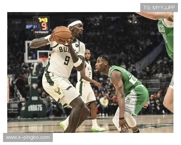 格兰特·希尔突破持球拉开空间 提升关键时刻得分效率