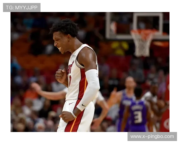 理查德森无球跑动拉开空间，三分效率超同期分卫